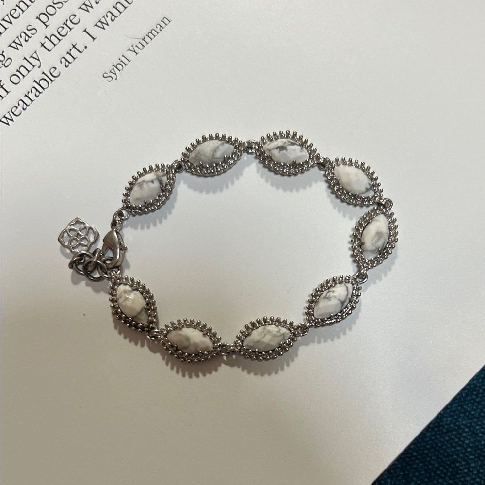 Kendra Scott Silver and White Howlite “Jana” Bracelet 🤍